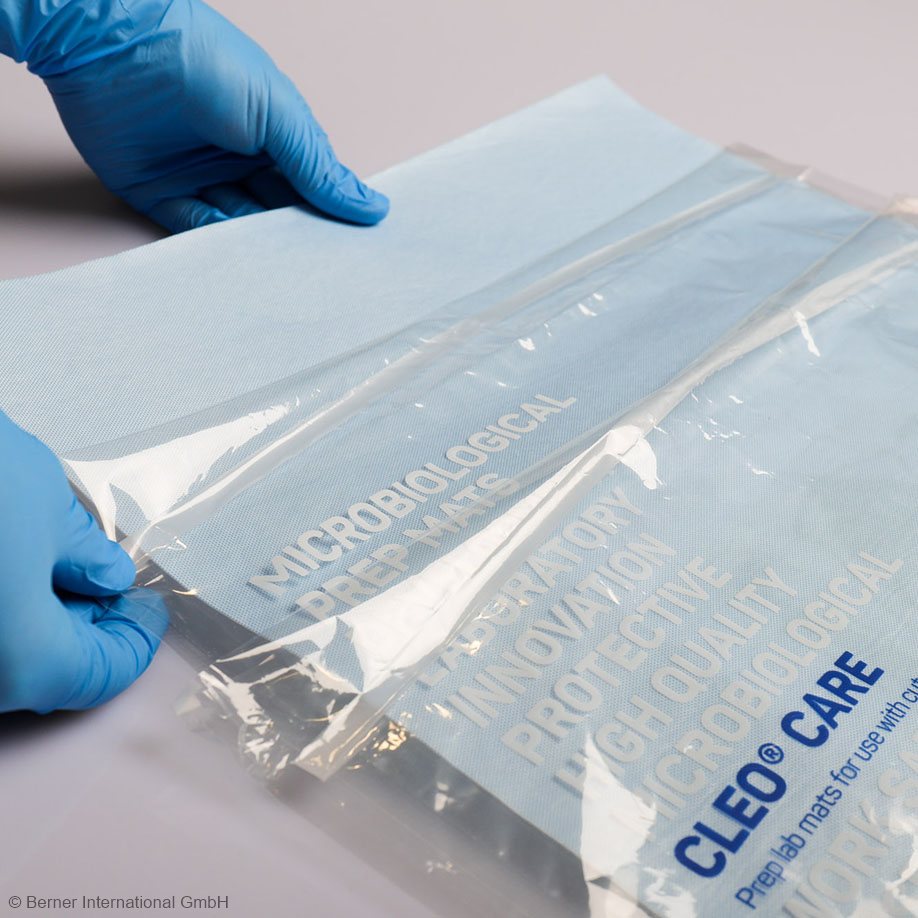 cleo care Reinraum-Arbeitsunterlagen hellblau steril, 42 x 26 cm (4 x 25 Stck.)